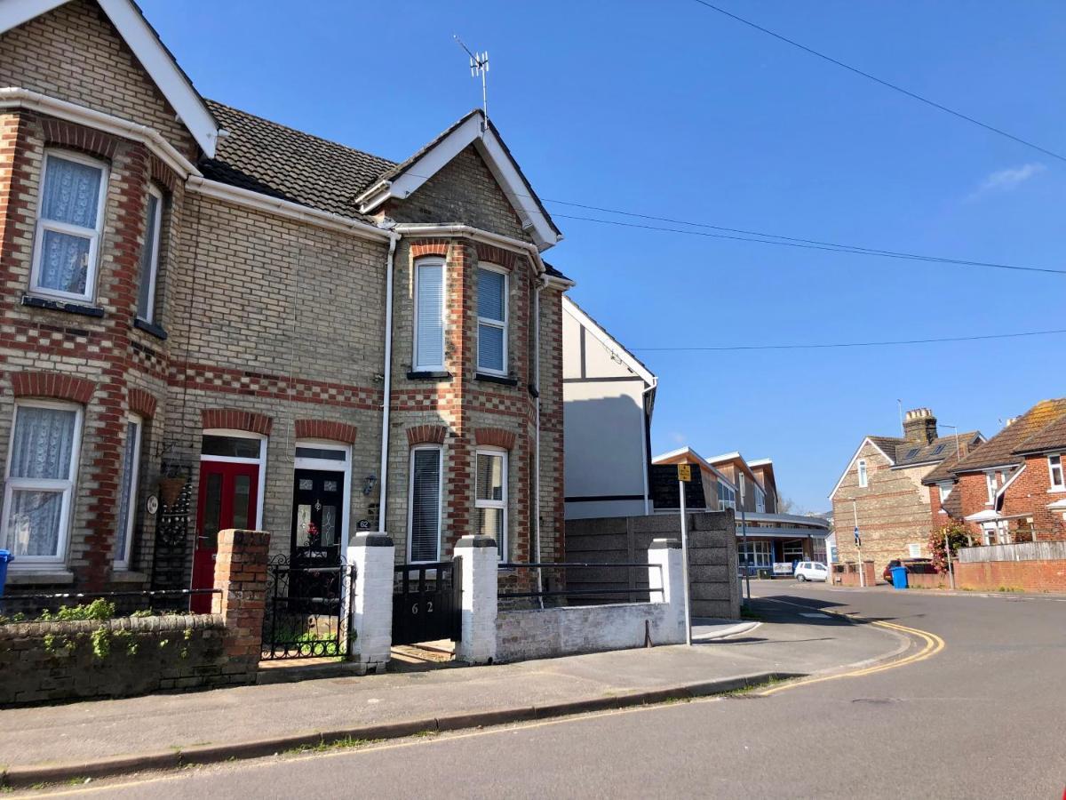 House With Parking, Short Stroll To Quay, Shops And Restaurants Villa Poole Exterior photo