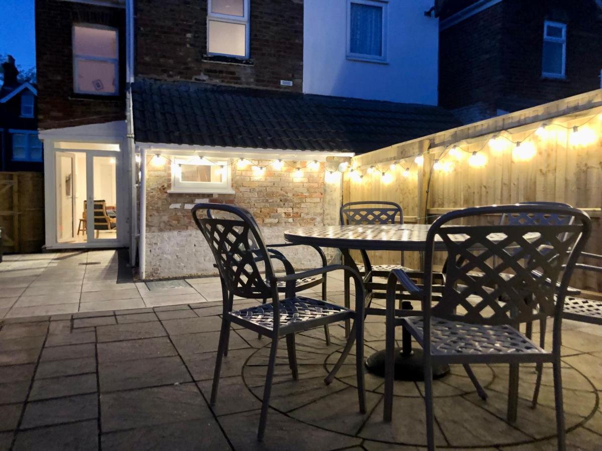 House With Parking, Short Stroll To Quay, Shops And Restaurants Villa Poole Exterior photo